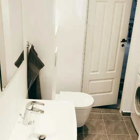 200 Sqm Apartment, With 4 Separate Rooms, Each For 2 People Copenhaga