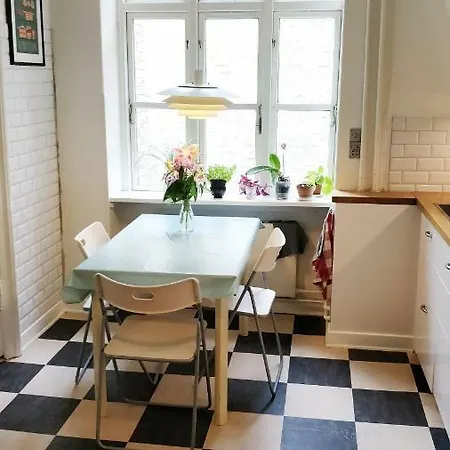 200 Sqm Apartment, With 4 Separate Rooms, Each For 2 People * Copenhagen