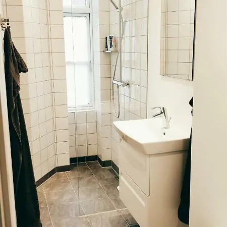 200 Sqm Apartment, With 4 Separate Rooms, Each For 2 People