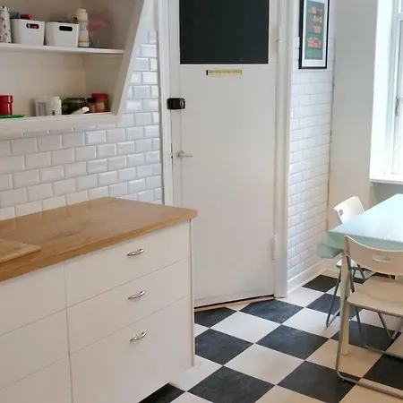200 Sqm Apartment, With 4 Separate Rooms, Each For 2 People *